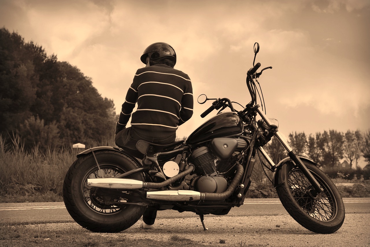 ÄlovÄ›k u motorky